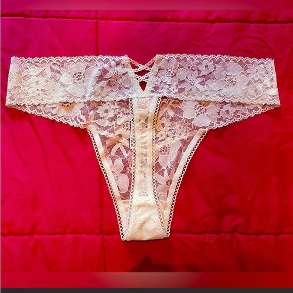 A SET OF 2 VICTORIA’S SECRET THONGS: Large size, Creme and Taupe - Picture 5 of 11